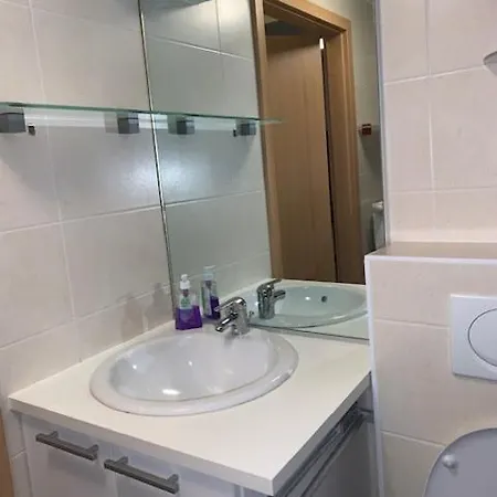 Stijlvol In Hartje Vlak Bij Het En De Winkelstraat - 6p Ostende