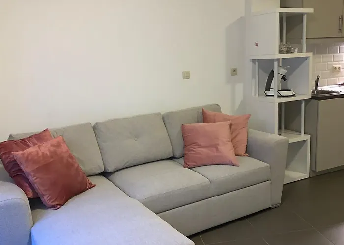 Stijlvol In Hartje Vlak Bij Het En De Winkelstraat - 6p * Ostend