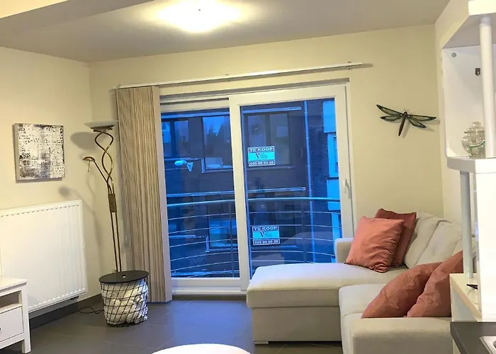 Stijlvol In Hartje Vlak Bij Het En De Winkelstraat - 6p Ostend