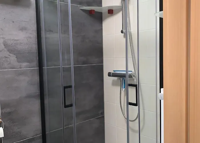 Stijlvol In Hartje Vlak Bij Het En De Winkelstraat - 6p Apartment *