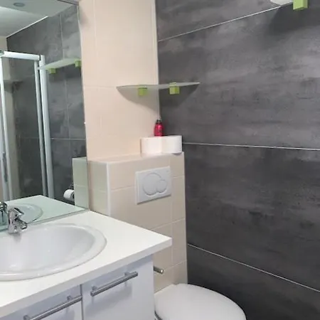 Stijlvol In Hartje Vlak Bij Het En De Winkelstraat - 6p * Ostend